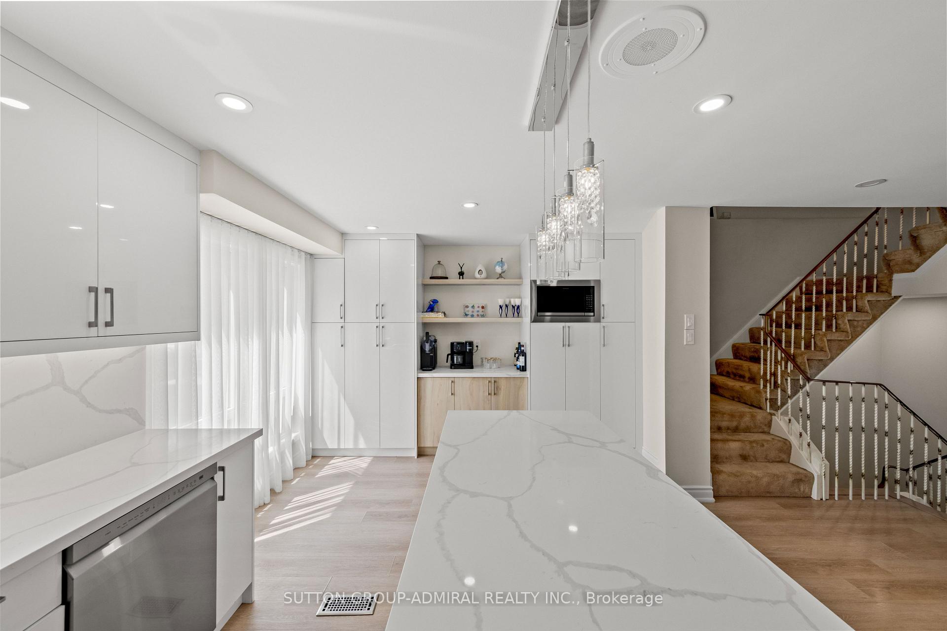 Photo 26 of Unit 7, 45 Poplar Crescent N, Aurora, Aurora Estates — HOMEH