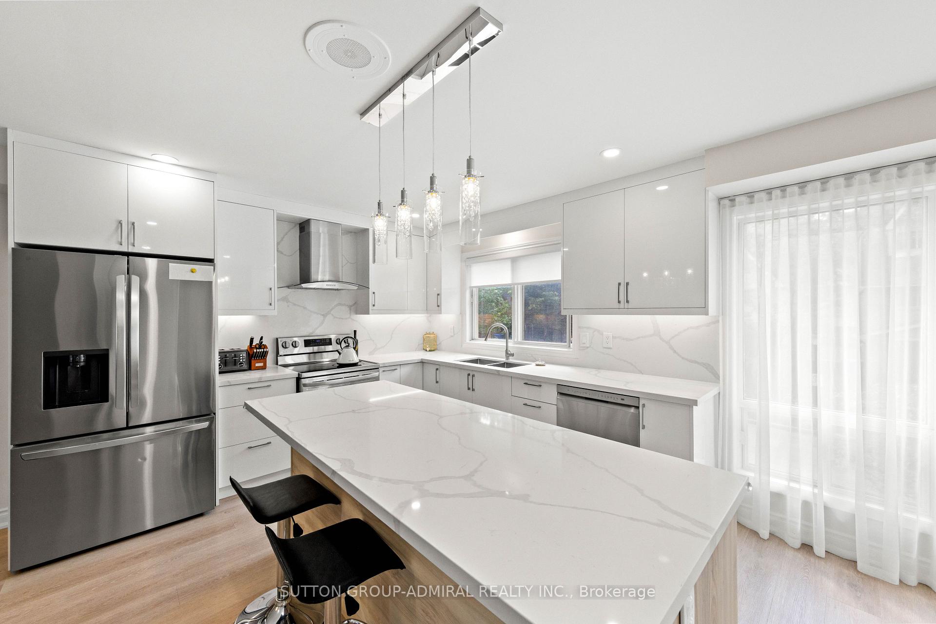 Photo 30 of Unit 7, 45 Poplar Crescent N, Aurora, Aurora Estates — HOMEH