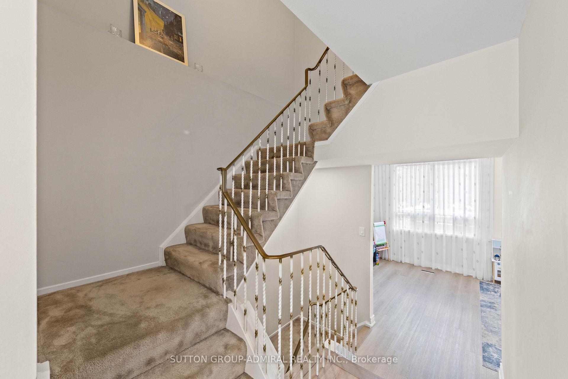 Photo 32 of Unit 7, 45 Poplar Crescent N, Aurora, Aurora Estates — HOMEH