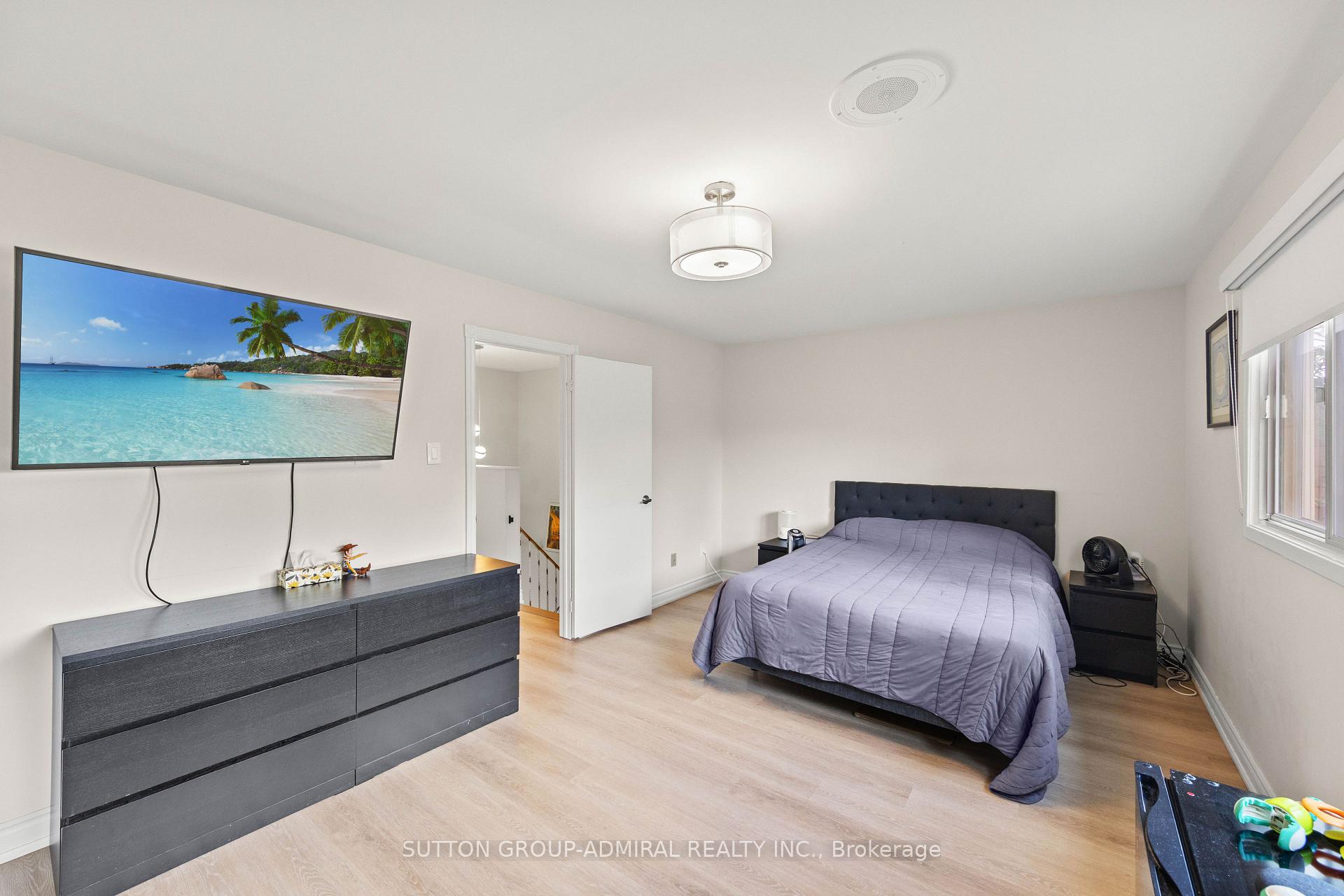 Photo 37 of Unit 7, 45 Poplar Crescent N, Aurora, Aurora Estates — HOMEH