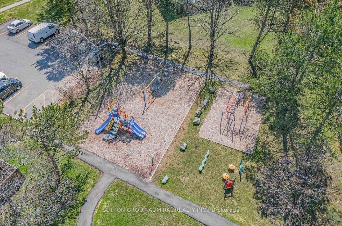Photo 49 of Unit 7, 45 Poplar Crescent N, Aurora, Aurora Estates — HOMEH