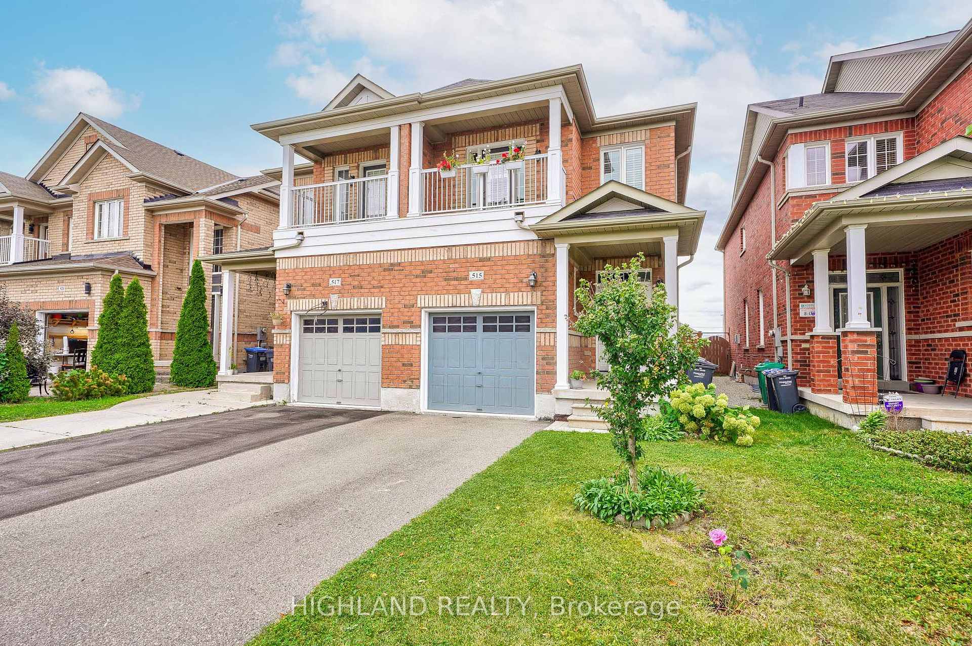 Photo 2 of 515 Coach Drive, Mississauga, Hurontario — HOMEH