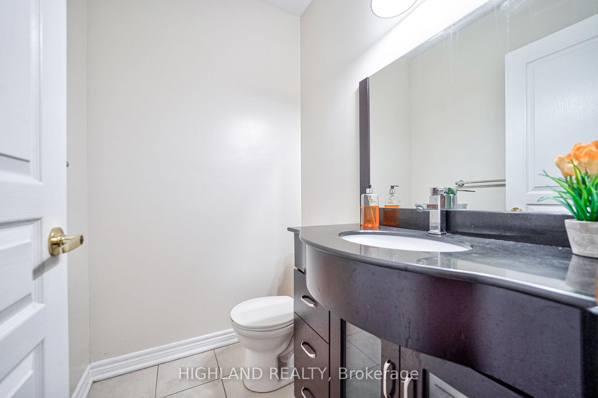 Photo 11 of 515 Coach Drive, Mississauga, Hurontario — HOMEH