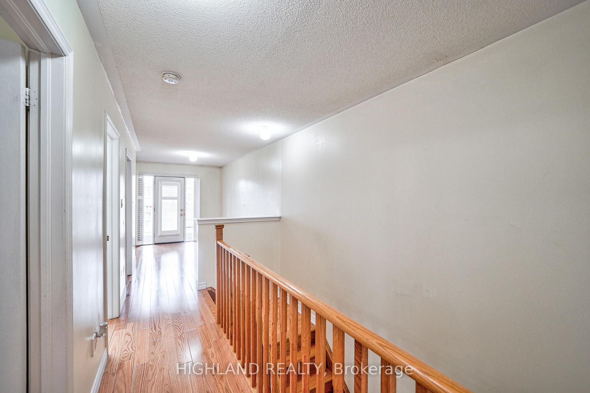 Photo 12 of 515 Coach Drive, Mississauga, Hurontario — HOMEH