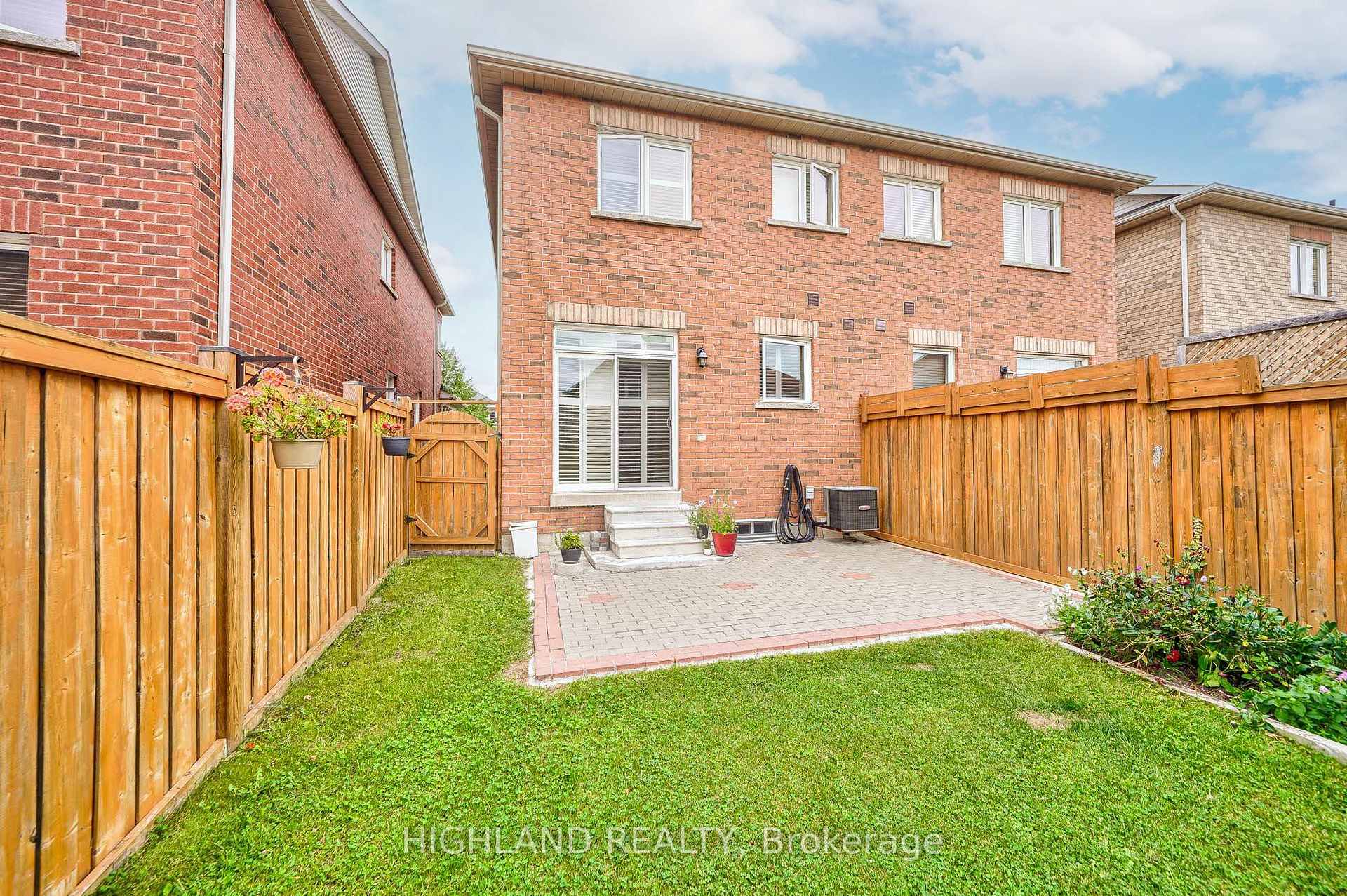 Photo 34 of 515 Coach Drive, Mississauga, Hurontario — HOMEH