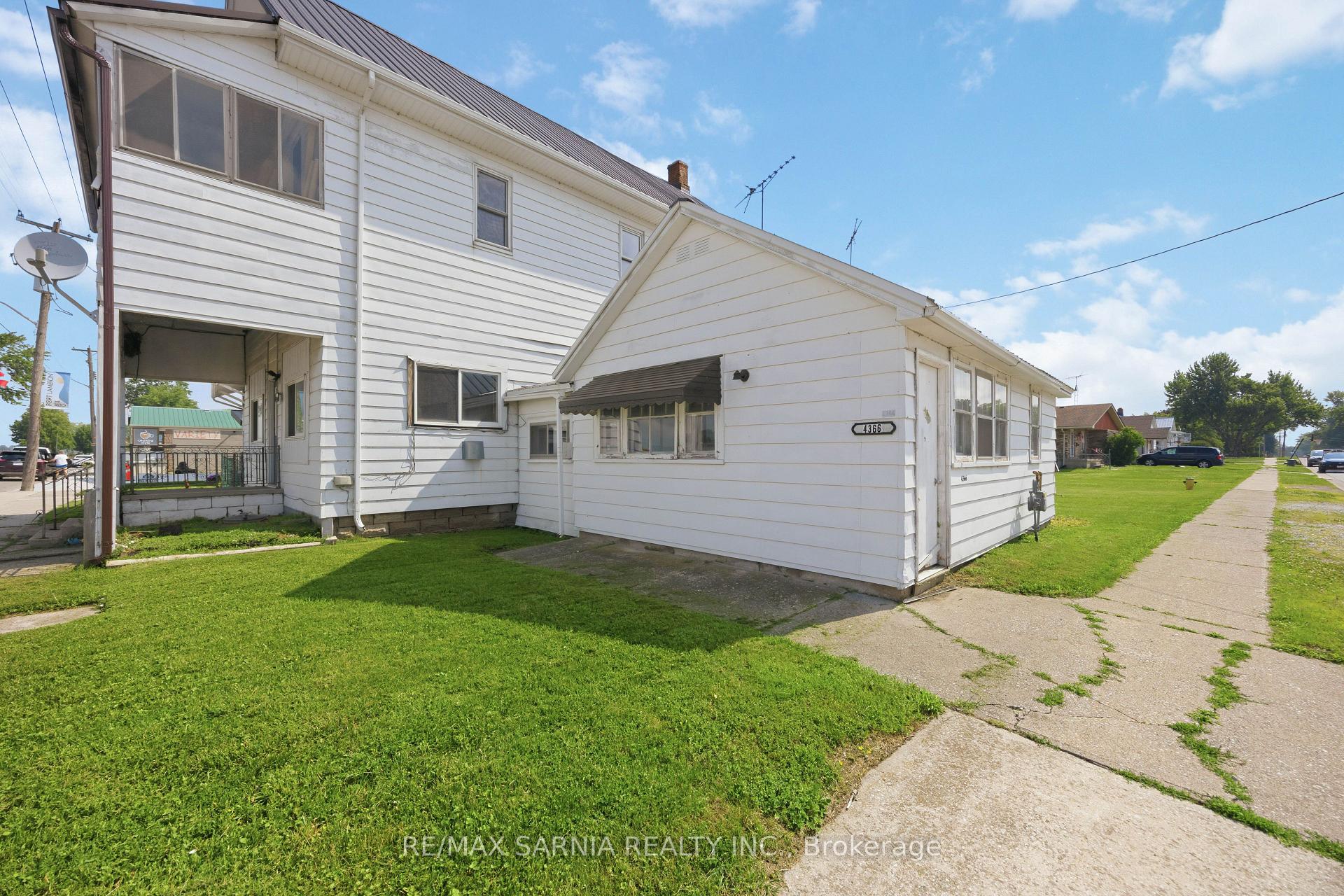 Photo 3 of 4364 St. Clair Parkway, St. Clair — HOMEH
