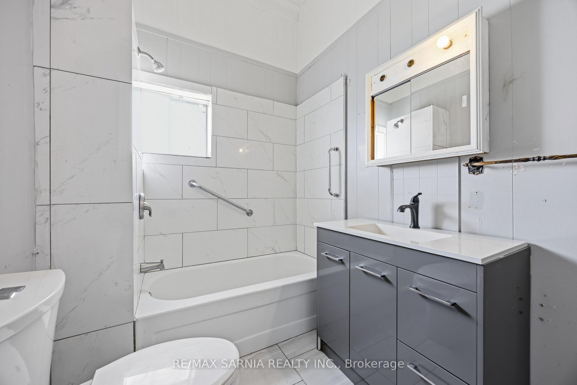 Photo 19 of 4364 St. Clair Parkway, St. Clair — HOMEH