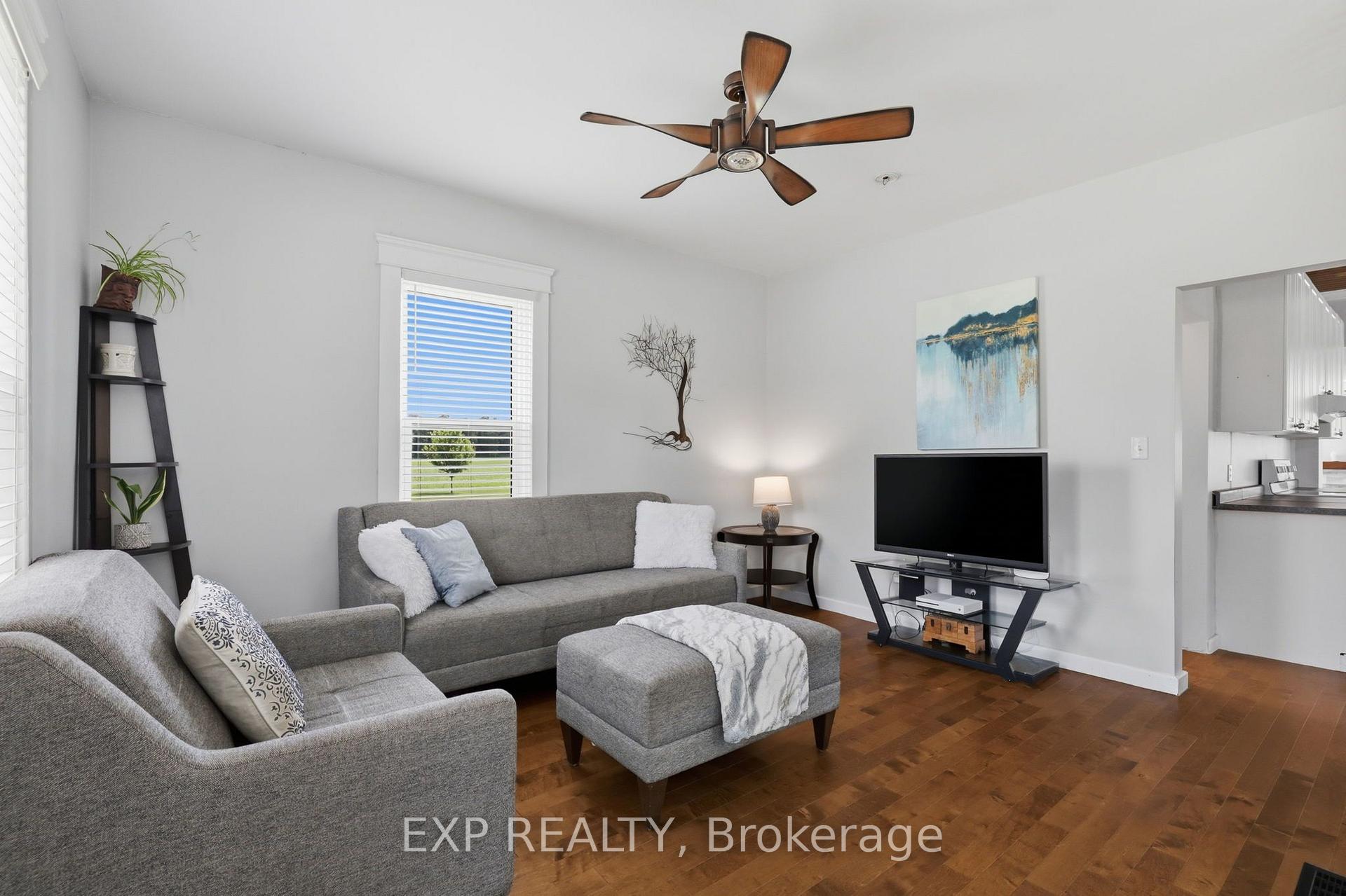 Photo 6 of 22979 Pratt Siding Road, Southwest Middlesex, Glencoe — HOMEH