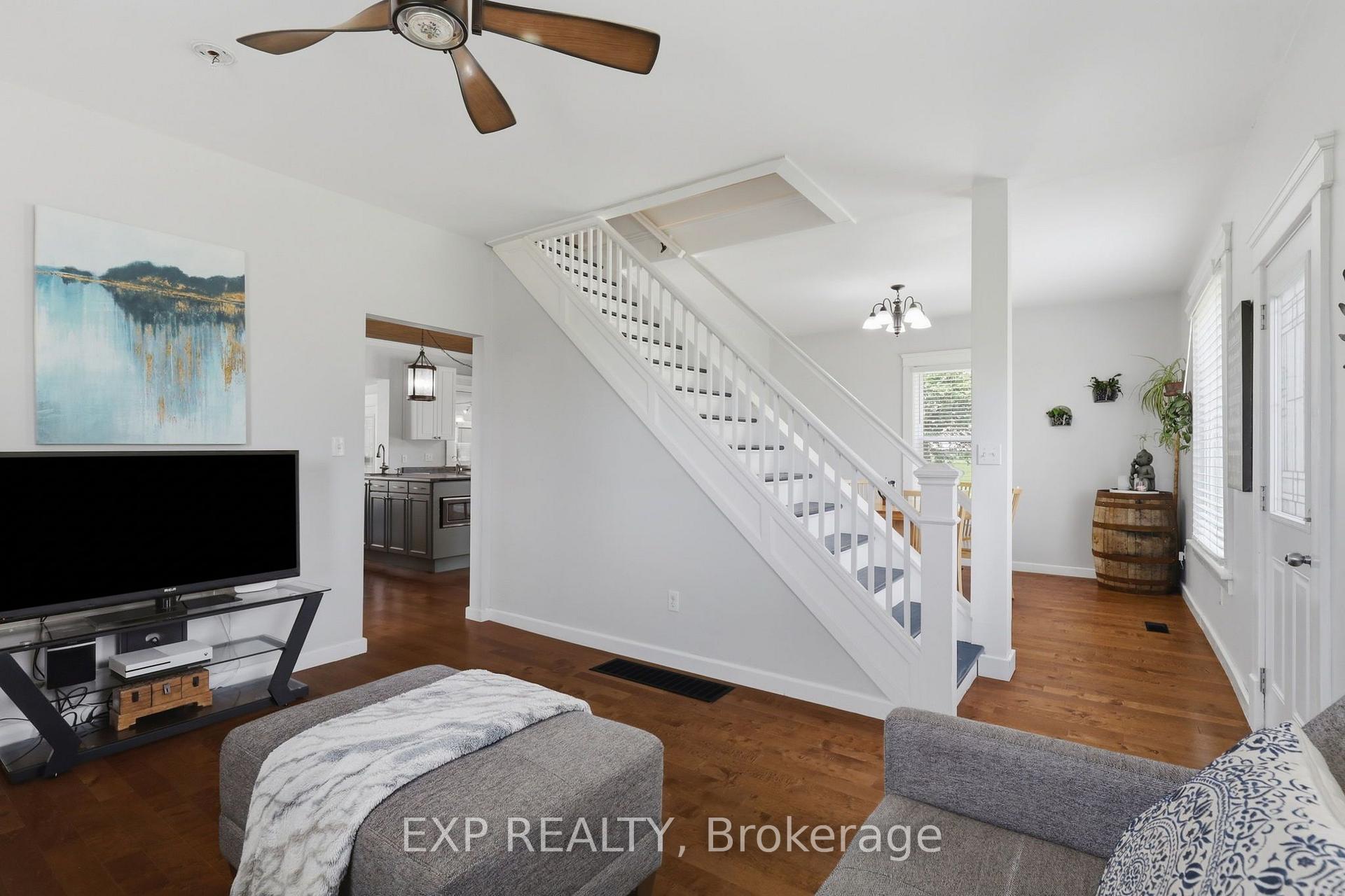 Photo 7 of 22979 Pratt Siding Road, Southwest Middlesex, Glencoe — HOMEH