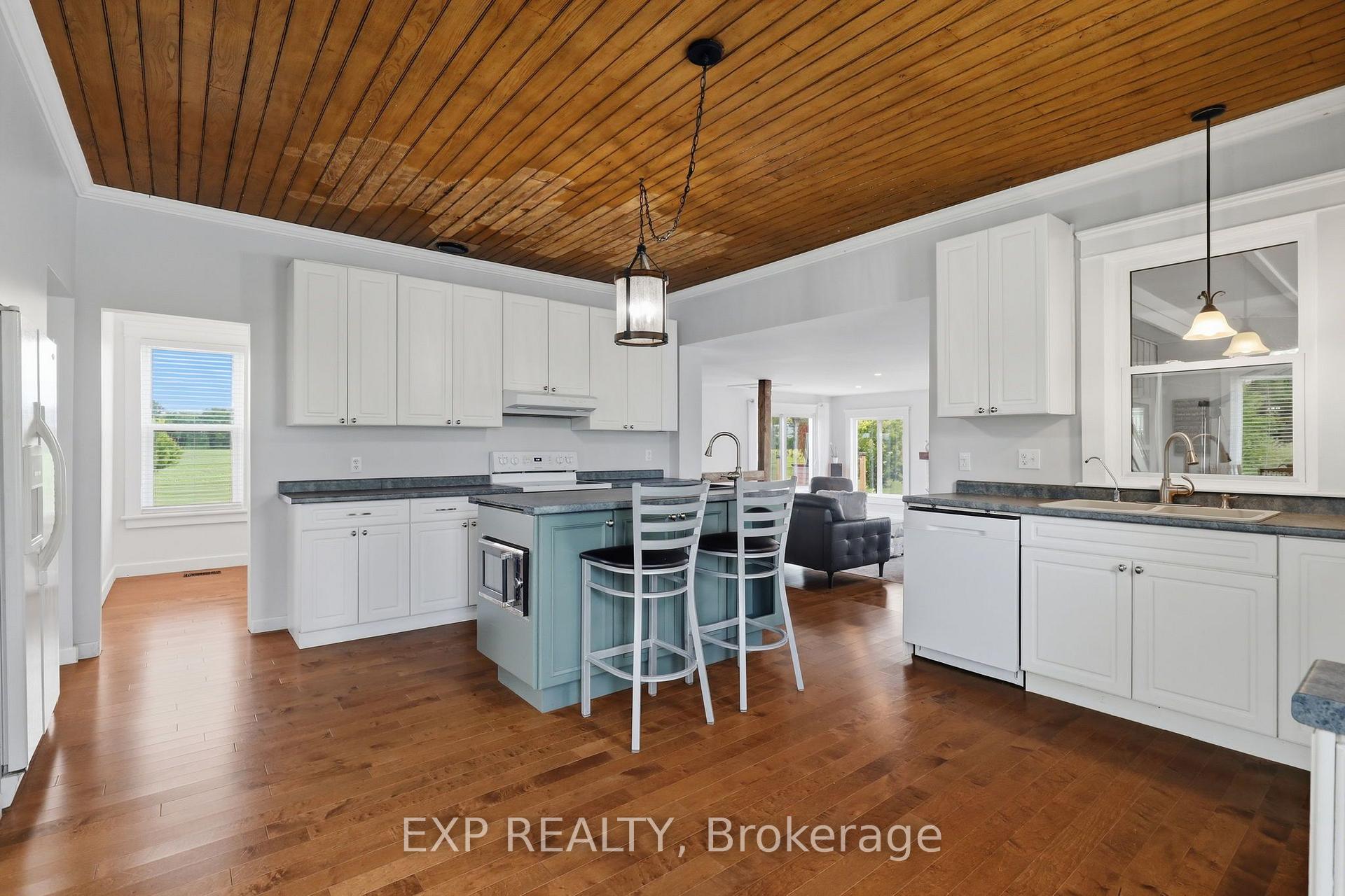 Photo 10 of 22979 Pratt Siding Road, Southwest Middlesex, Glencoe — HOMEH