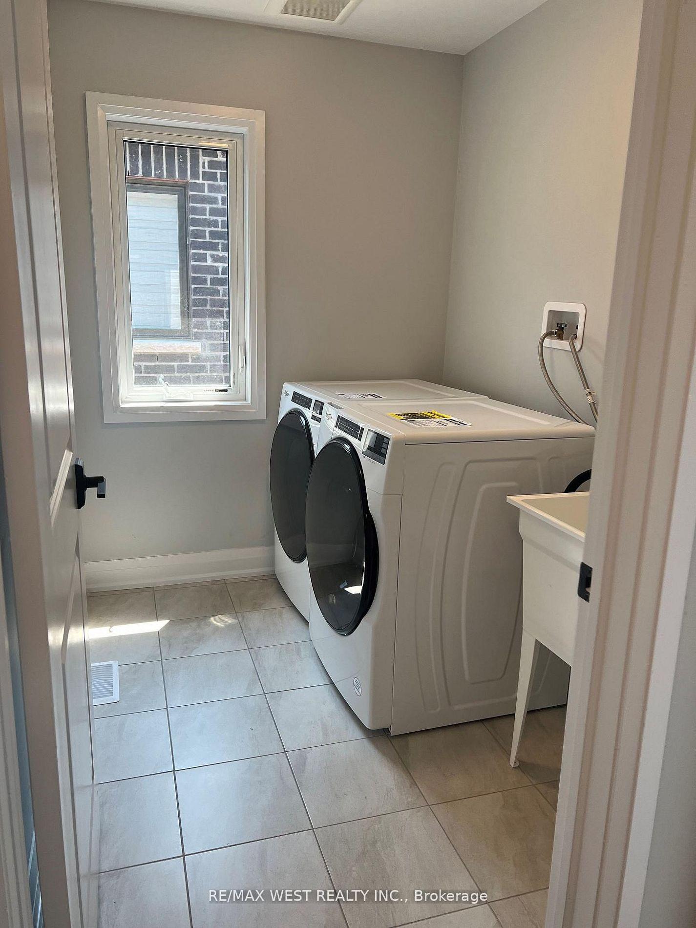 Photo 36 of 14 Periwinkle Road E, Springwater, Minesing — HOMEH