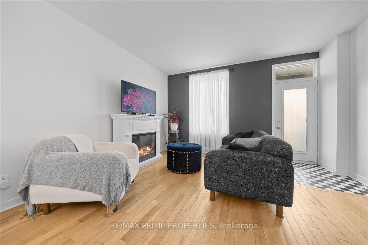 Photo 2 of 236 Bruyere Street, Ottawa, Lower Town/Byward Market — HOMEH