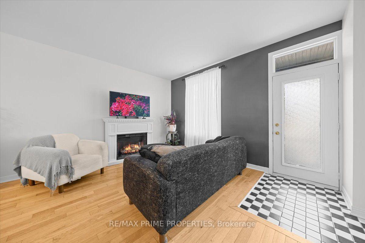 Photo 3 of 236 Bruyere Street, Ottawa, Lower Town/Byward Market — HOMEH