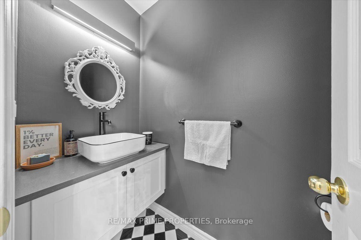 Photo 6 of 236 Bruyere Street, Ottawa, Lower Town/Byward Market — HOMEH