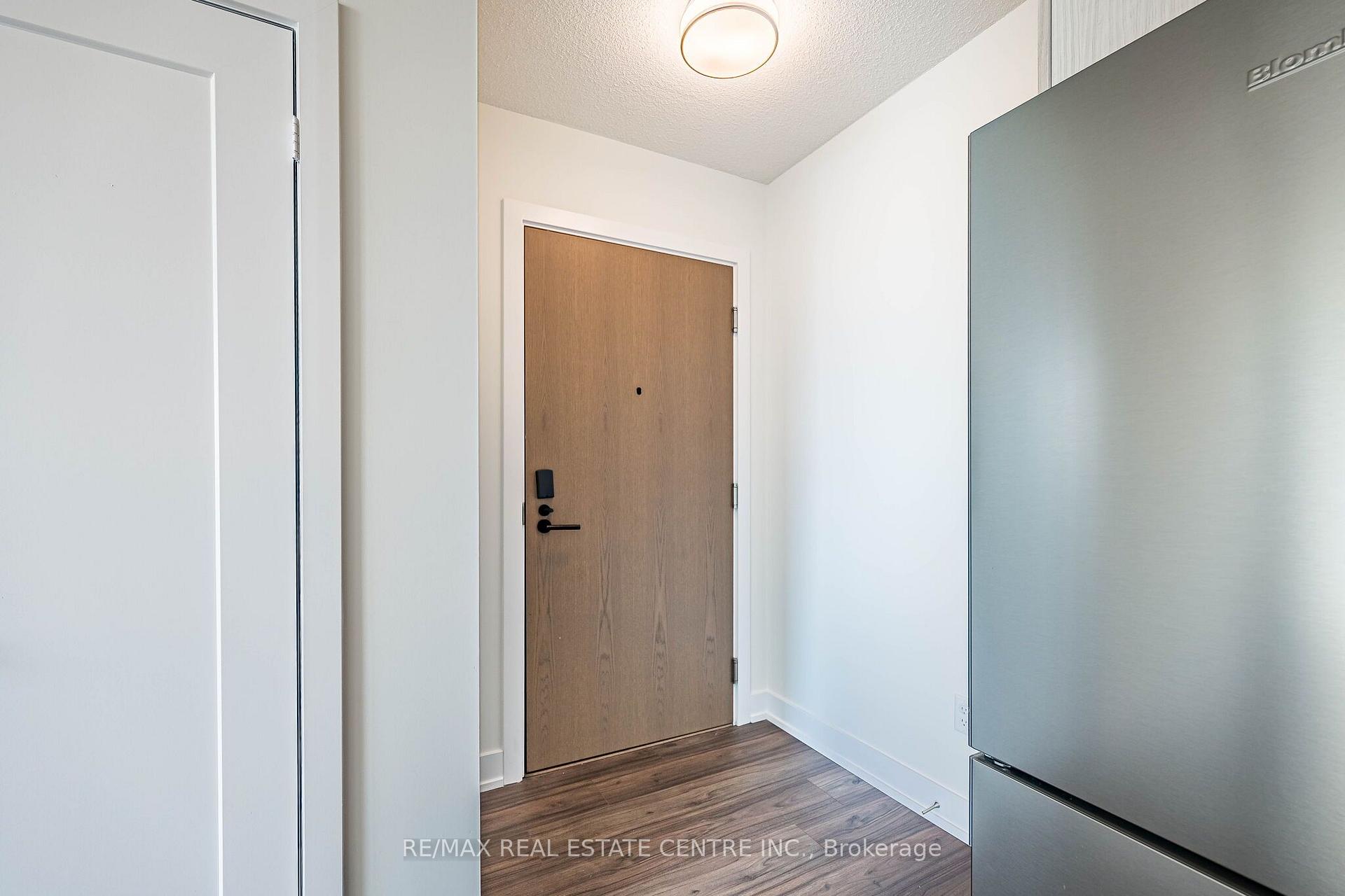 Photo 4 of Unit ph01, 10 Eva Road, Etobicoke, Etobicoke West Mall — HOMEH