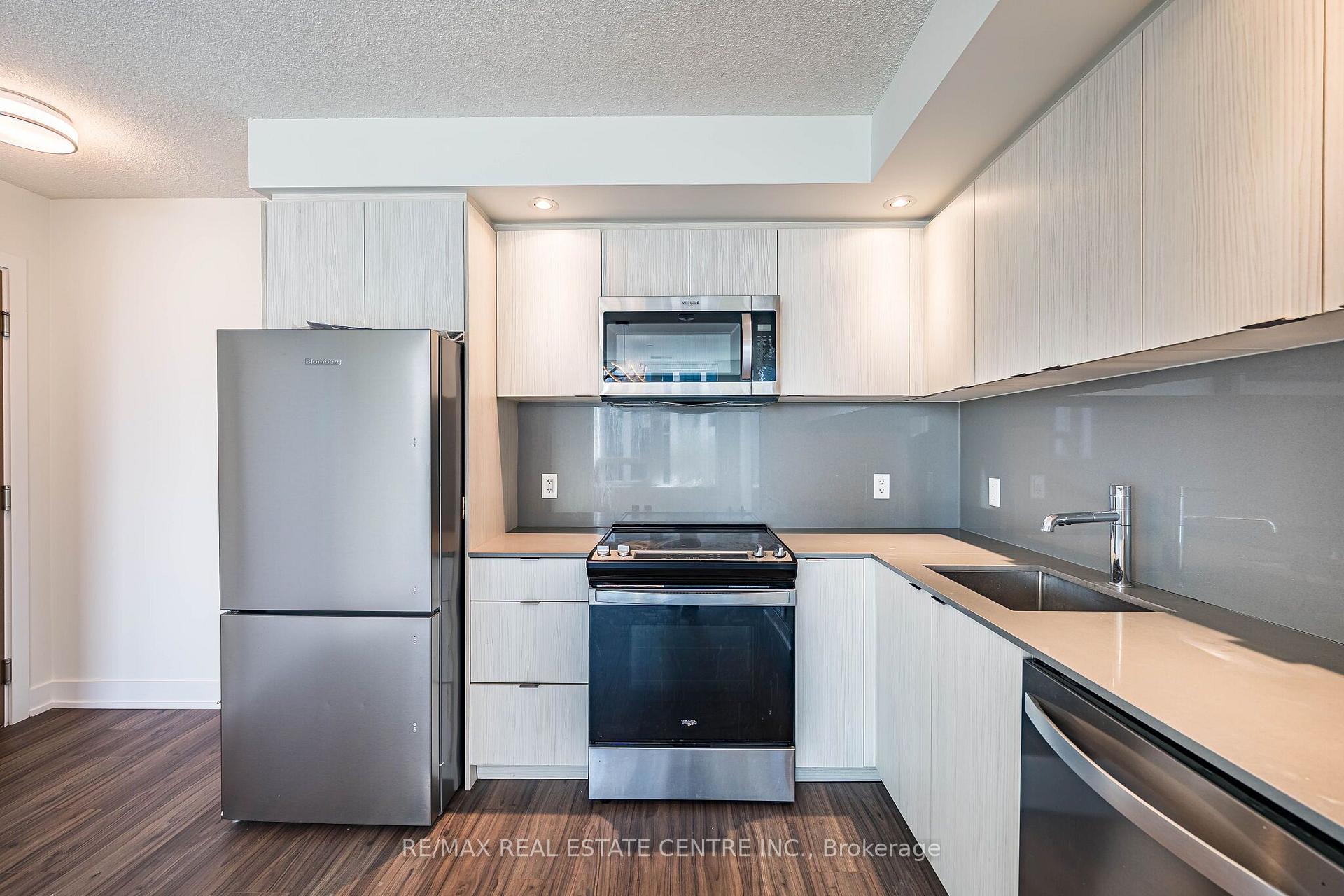 Photo 17 of Unit ph01, 10 Eva Road, Etobicoke, Etobicoke West Mall — HOMEH