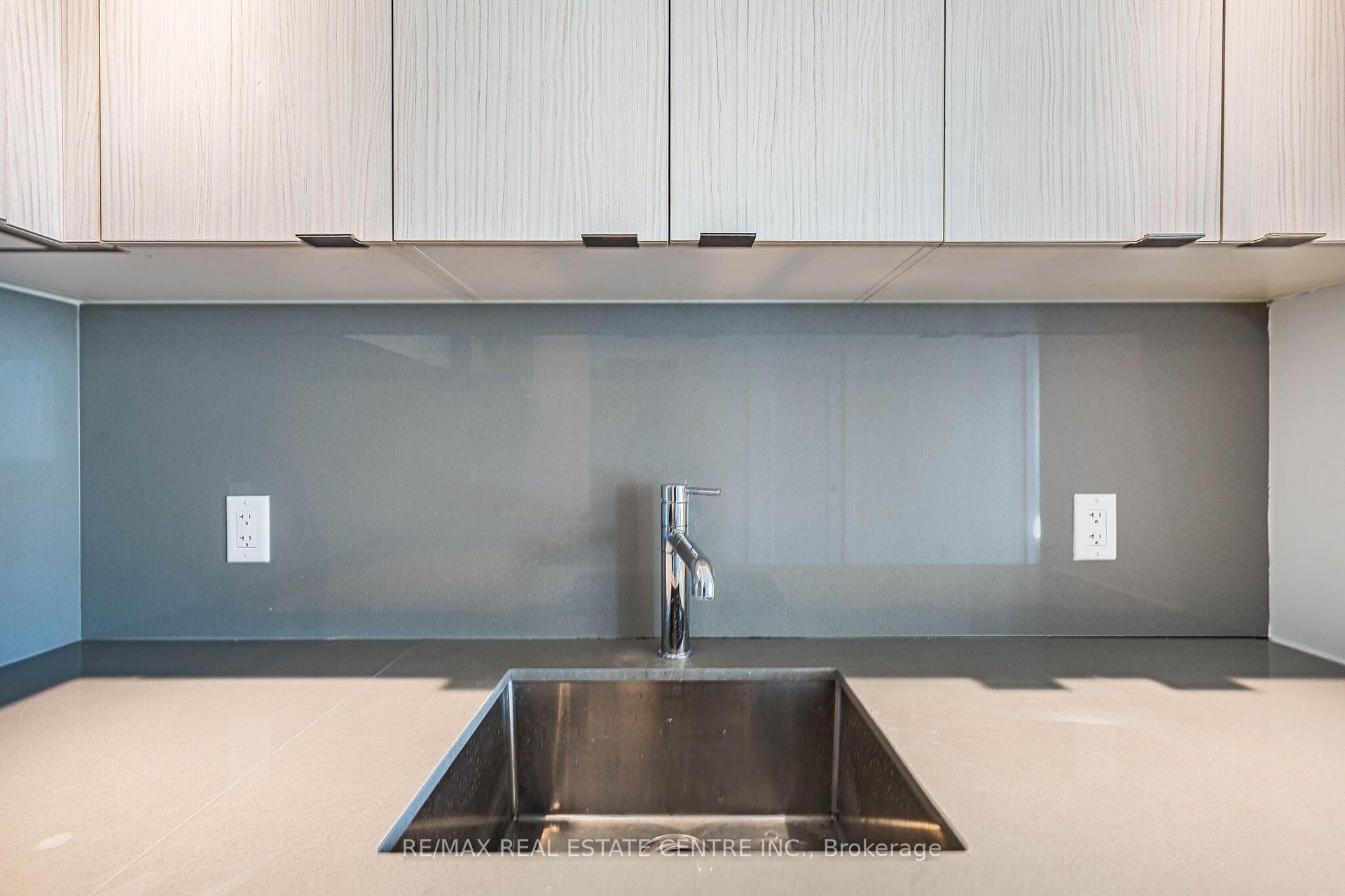 Photo 19 of Unit ph01, 10 Eva Road, Etobicoke, Etobicoke West Mall — HOMEH