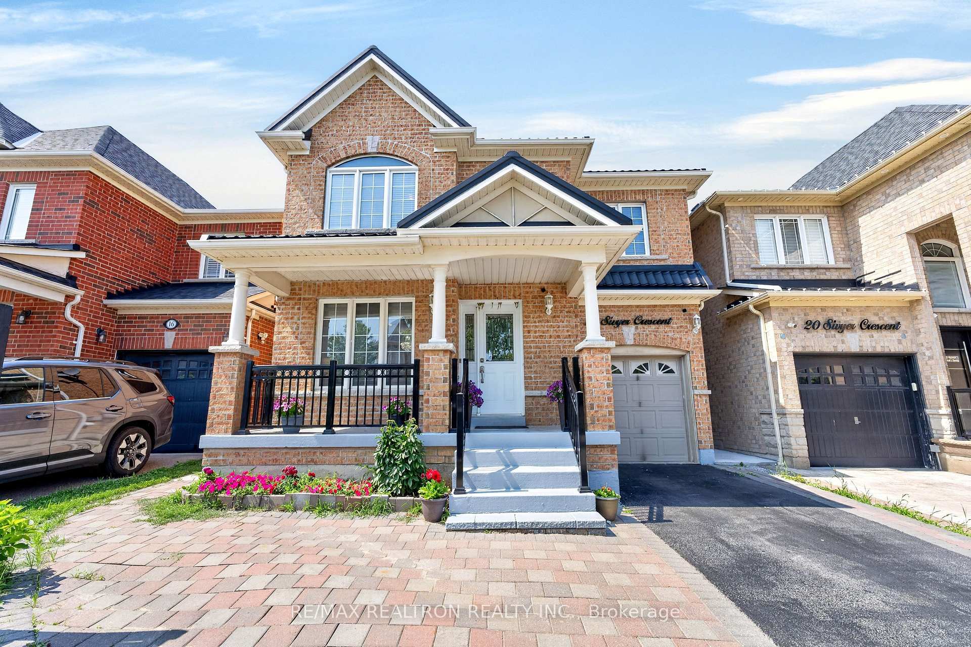 Photo 2 of 18 Sivyer Crescent, Ajax, Northeast Ajax — HOMEH