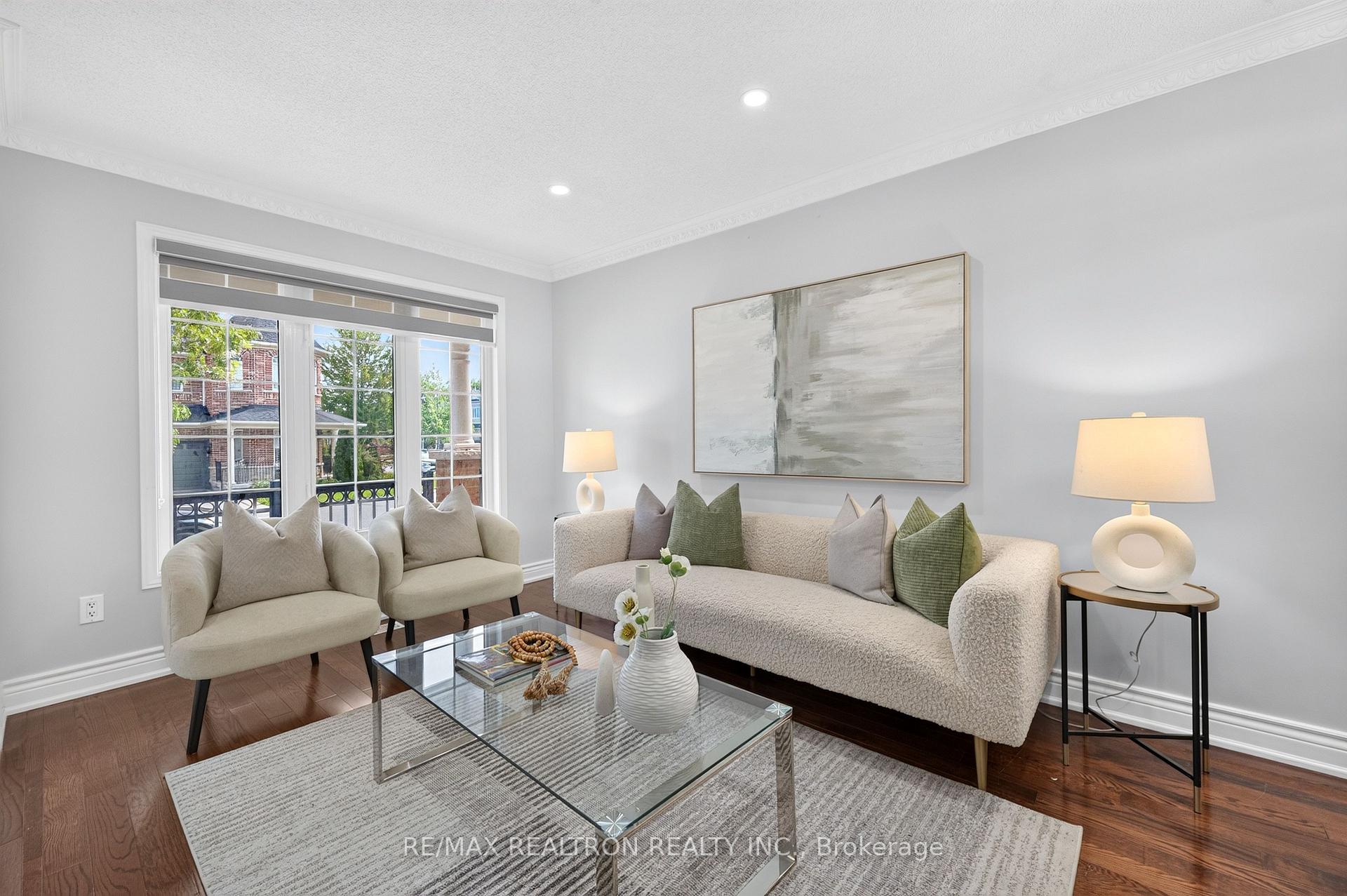 Photo 5 of 18 Sivyer Crescent, Ajax, Northeast Ajax — HOMEH