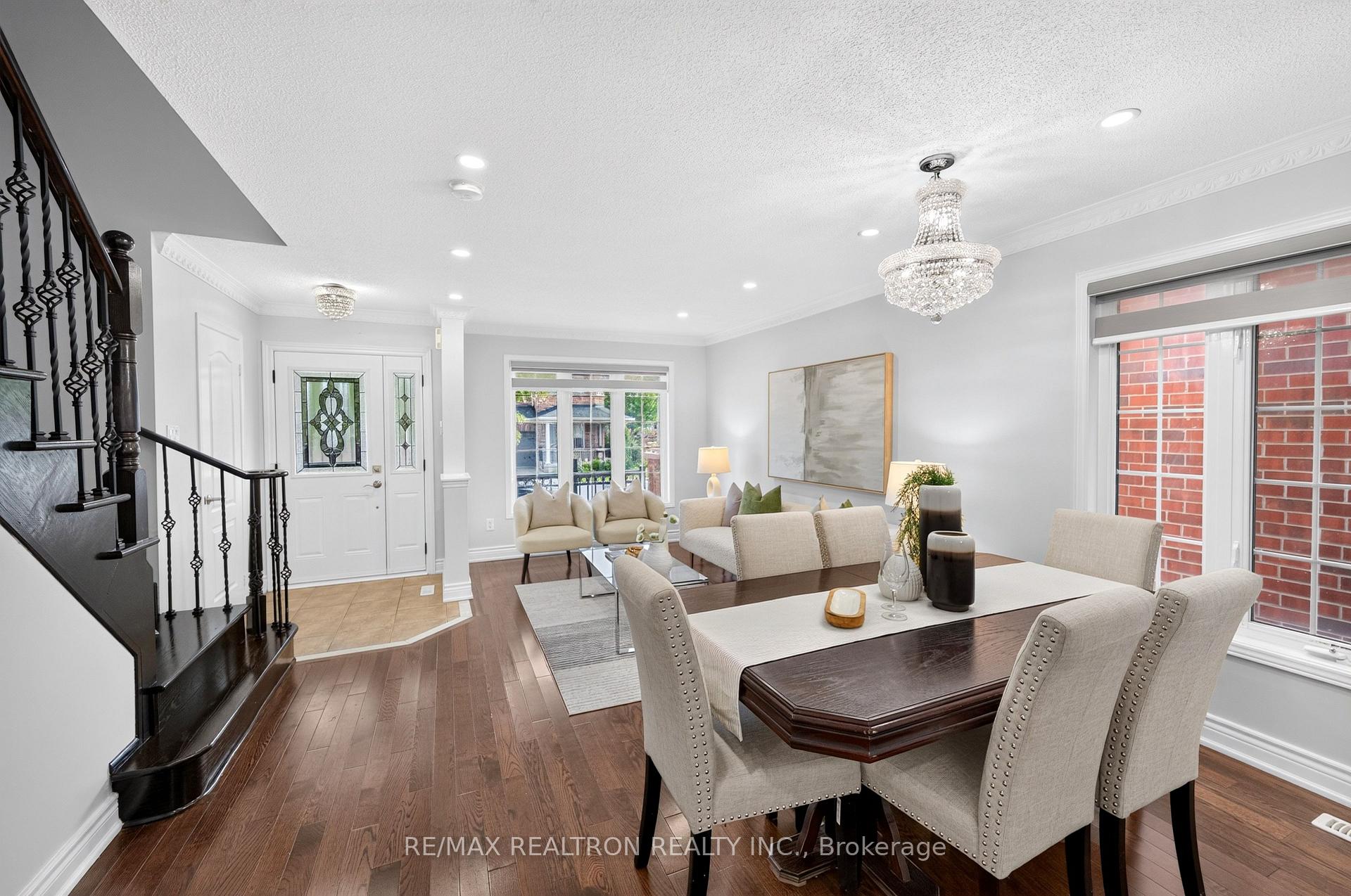 Photo 8 of 18 Sivyer Crescent, Ajax, Northeast Ajax — HOMEH