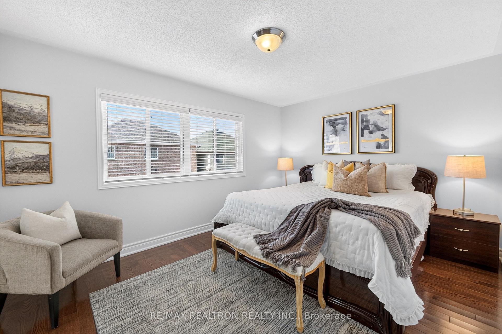 Photo 16 of 18 Sivyer Crescent, Ajax, Northeast Ajax — HOMEH