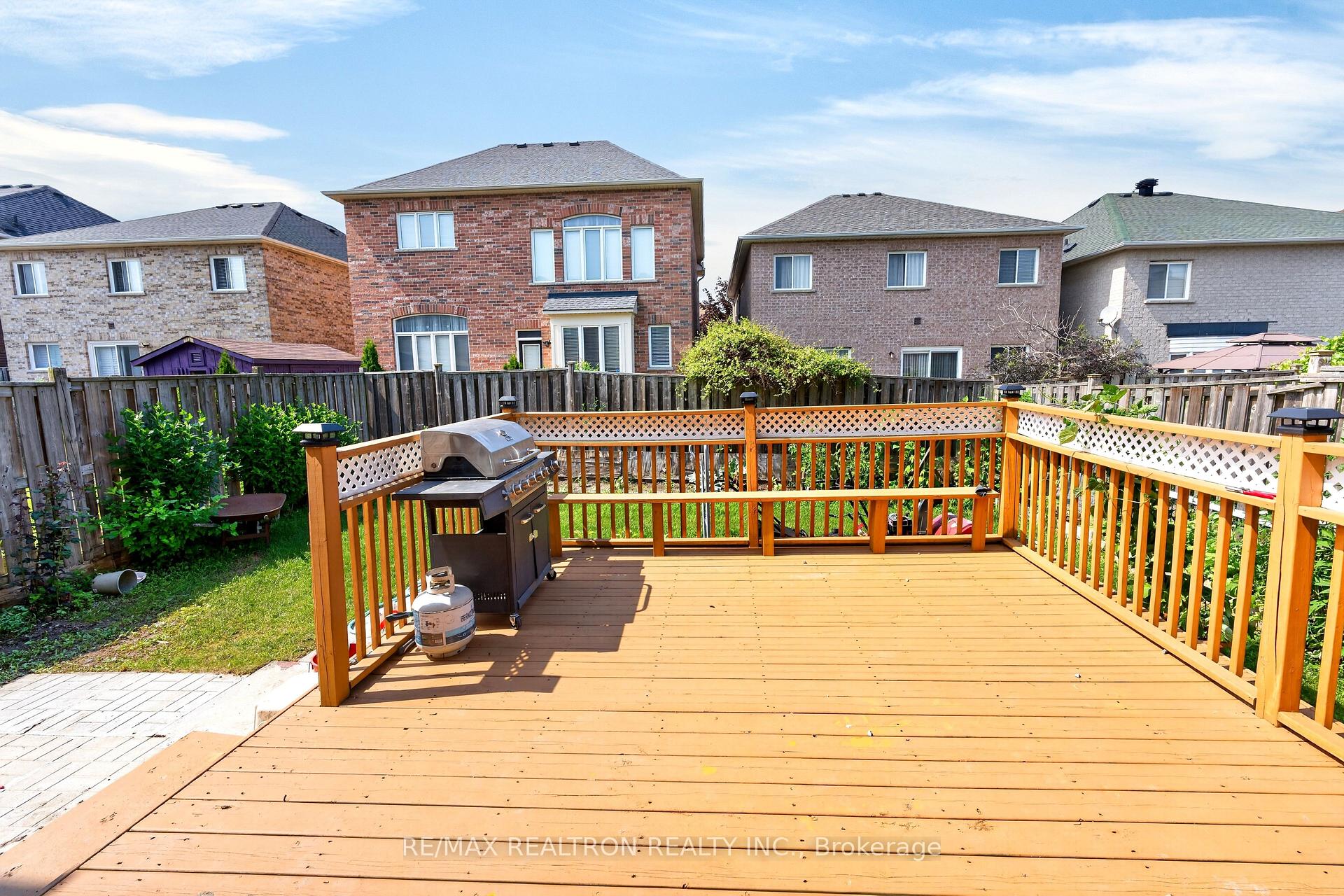 Photo 26 of 18 Sivyer Crescent, Ajax, Northeast Ajax — HOMEH
