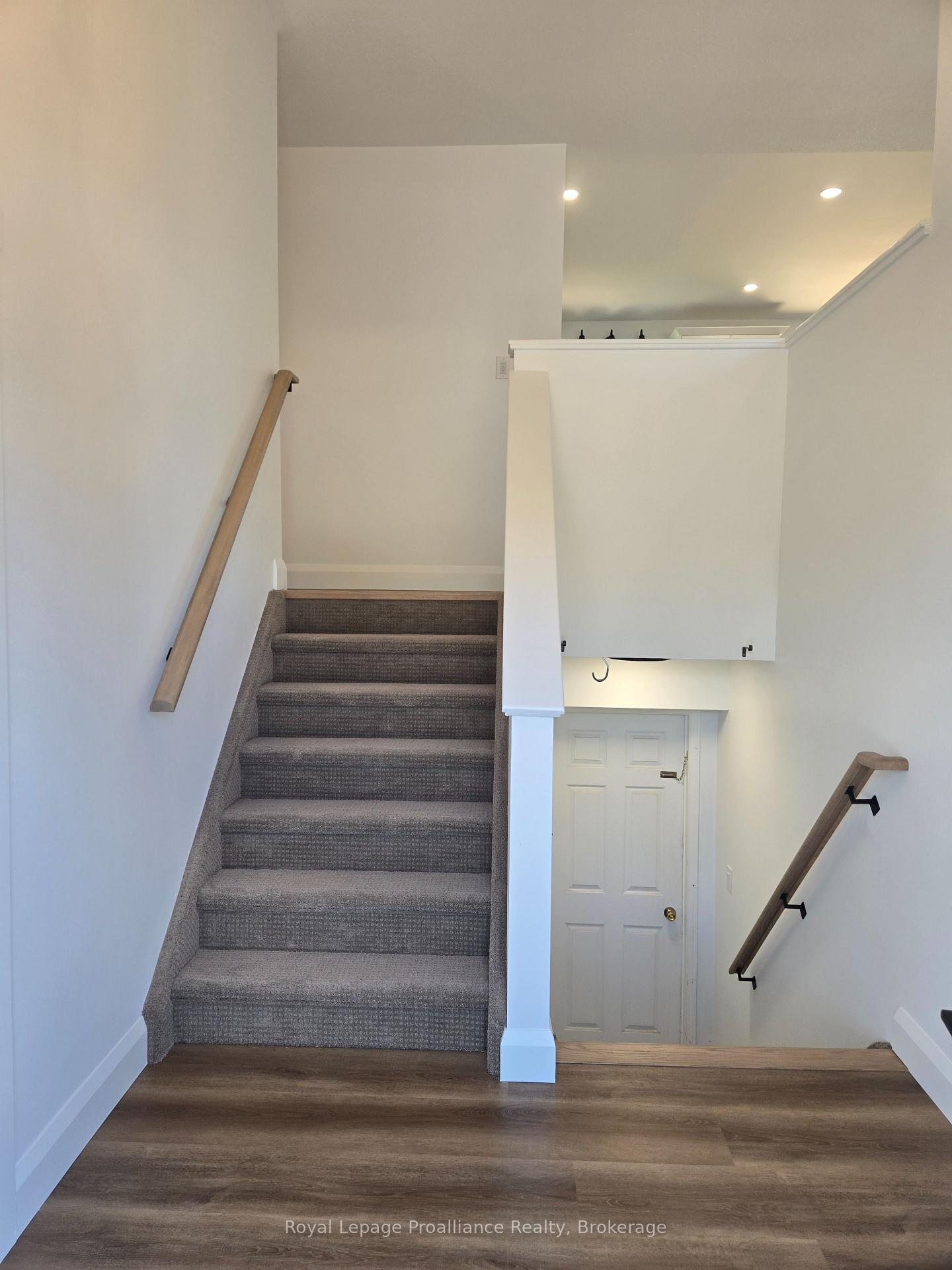 Photo 5 of 44 Cannifton Road N, Belleville, Belleville Ward — HOMEH