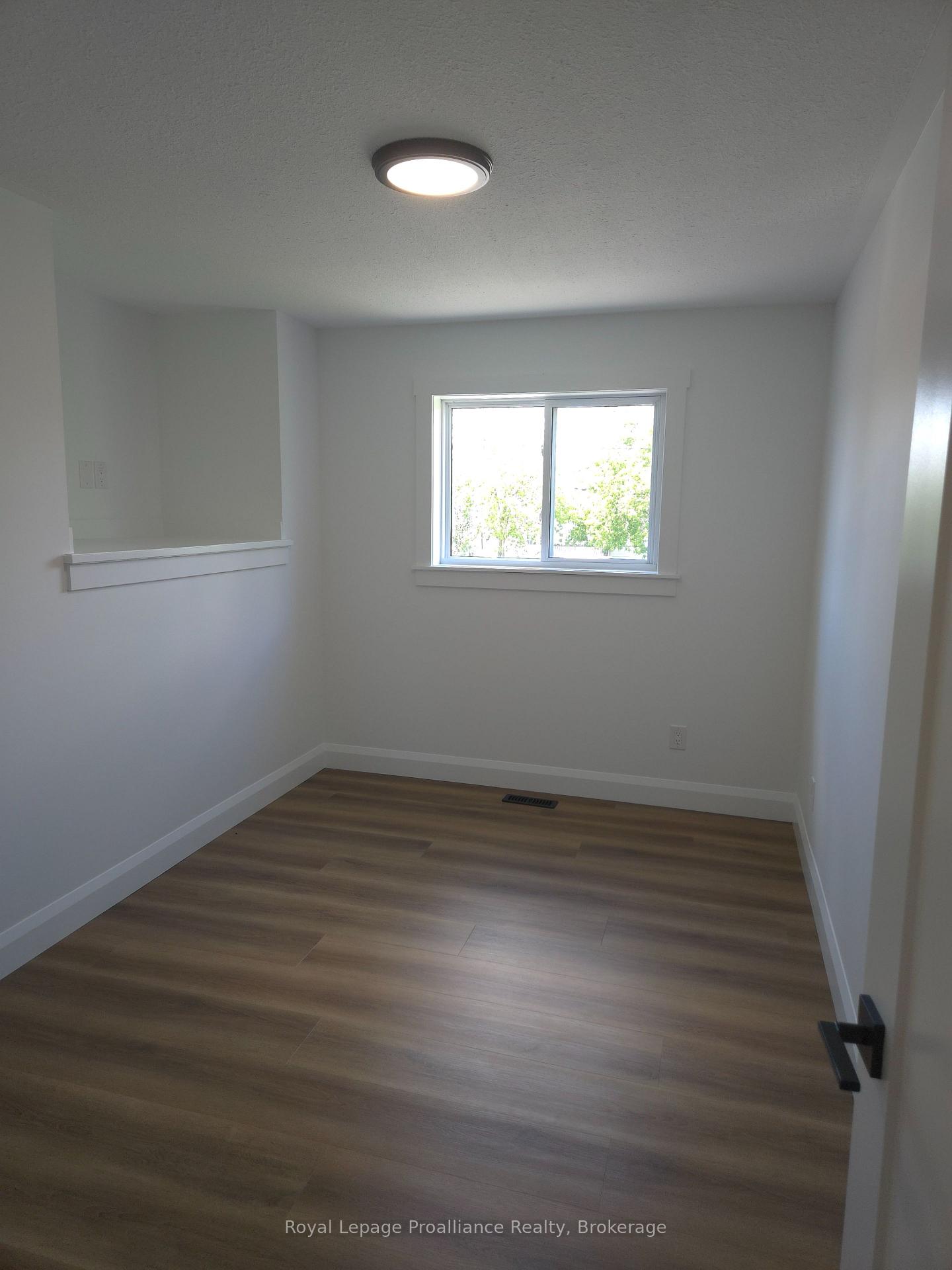 Photo 16 of 44 Cannifton Road N, Belleville, Belleville Ward — HOMEH