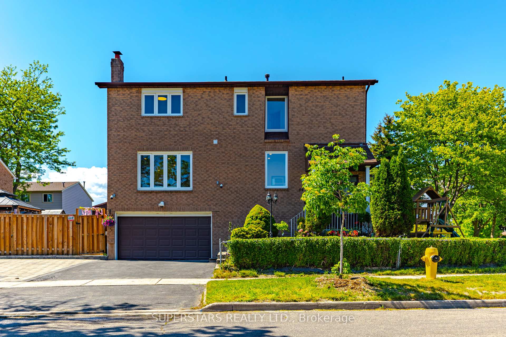 Photo 3 of 64 Tambrook Drive, Scarborough, L'Amoreaux — HOMEH