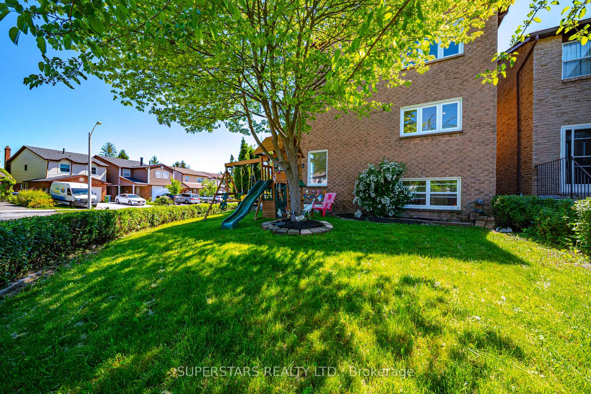 Photo 47 of 64 Tambrook Drive, Scarborough, L'Amoreaux — HOMEH