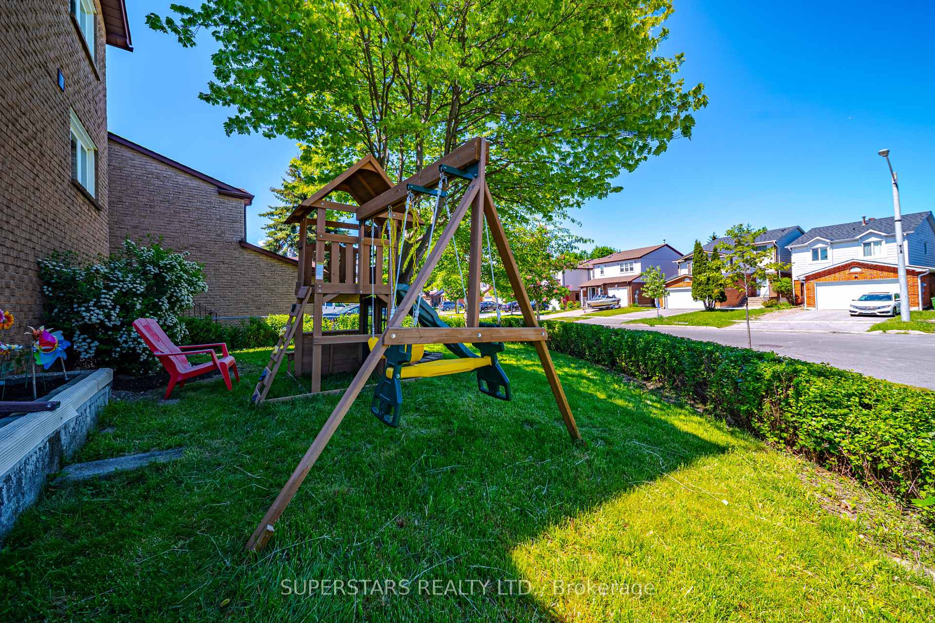 Photo 48 of 64 Tambrook Drive, Scarborough, L'Amoreaux — HOMEH