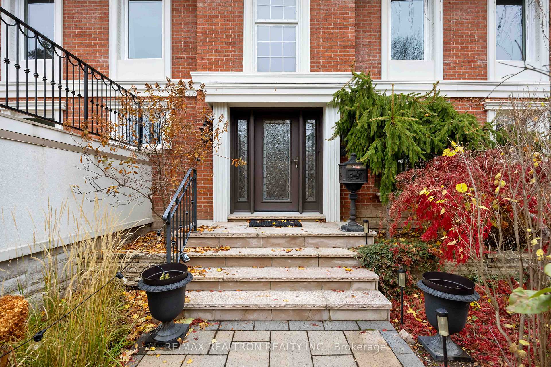 Photo 3 of 12 Donwoods Drive, North York, Bridle Path-Sunnybrook-York Mills — HOMEH
