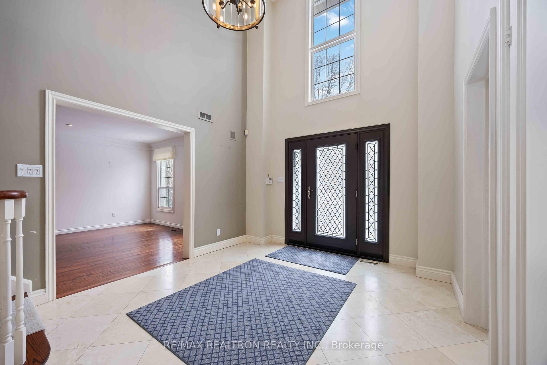 Photo 5 of 12 Donwoods Drive, North York, Bridle Path-Sunnybrook-York Mills — HOMEH