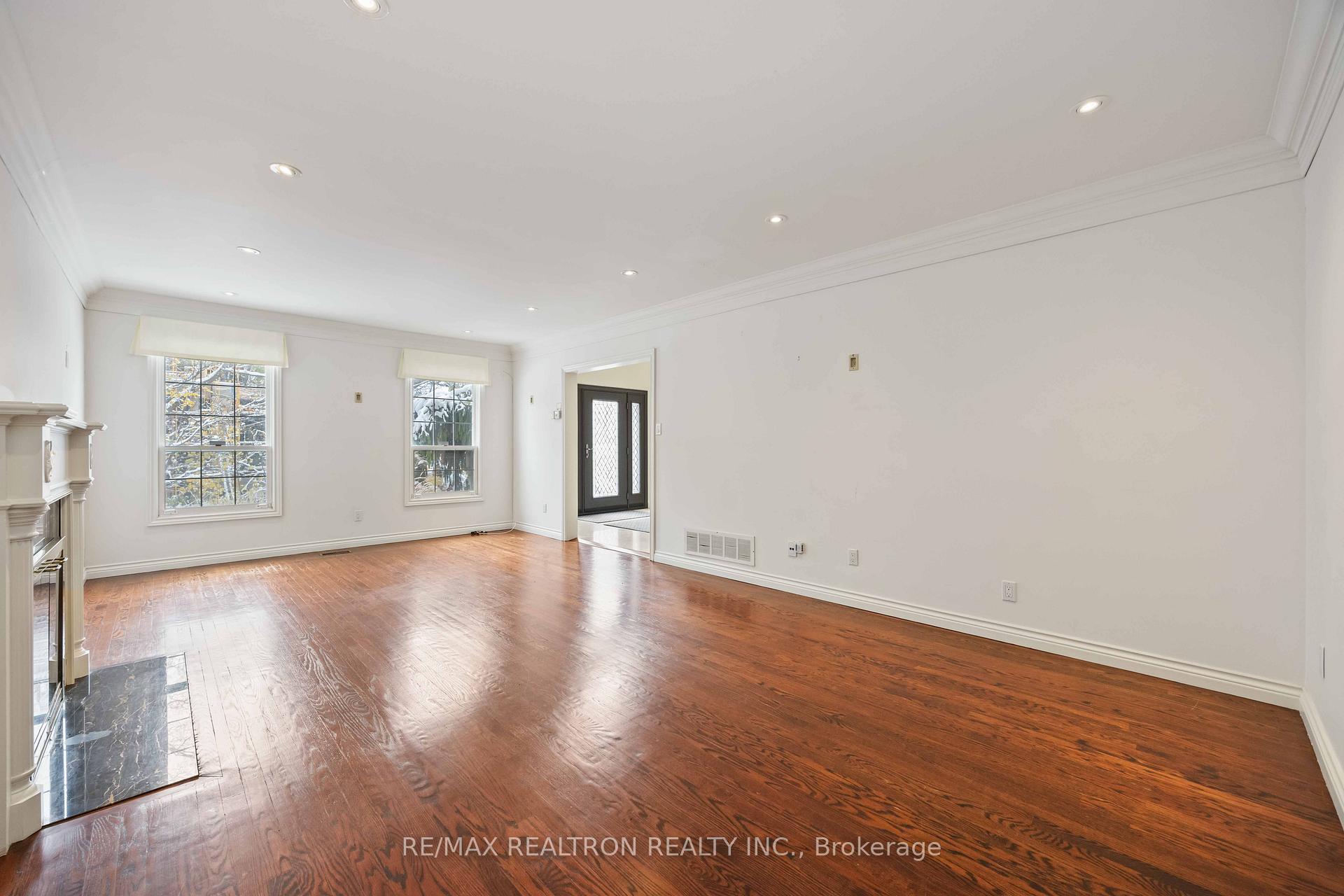 Photo 7 of 12 Donwoods Drive, North York, Bridle Path-Sunnybrook-York Mills — HOMEH