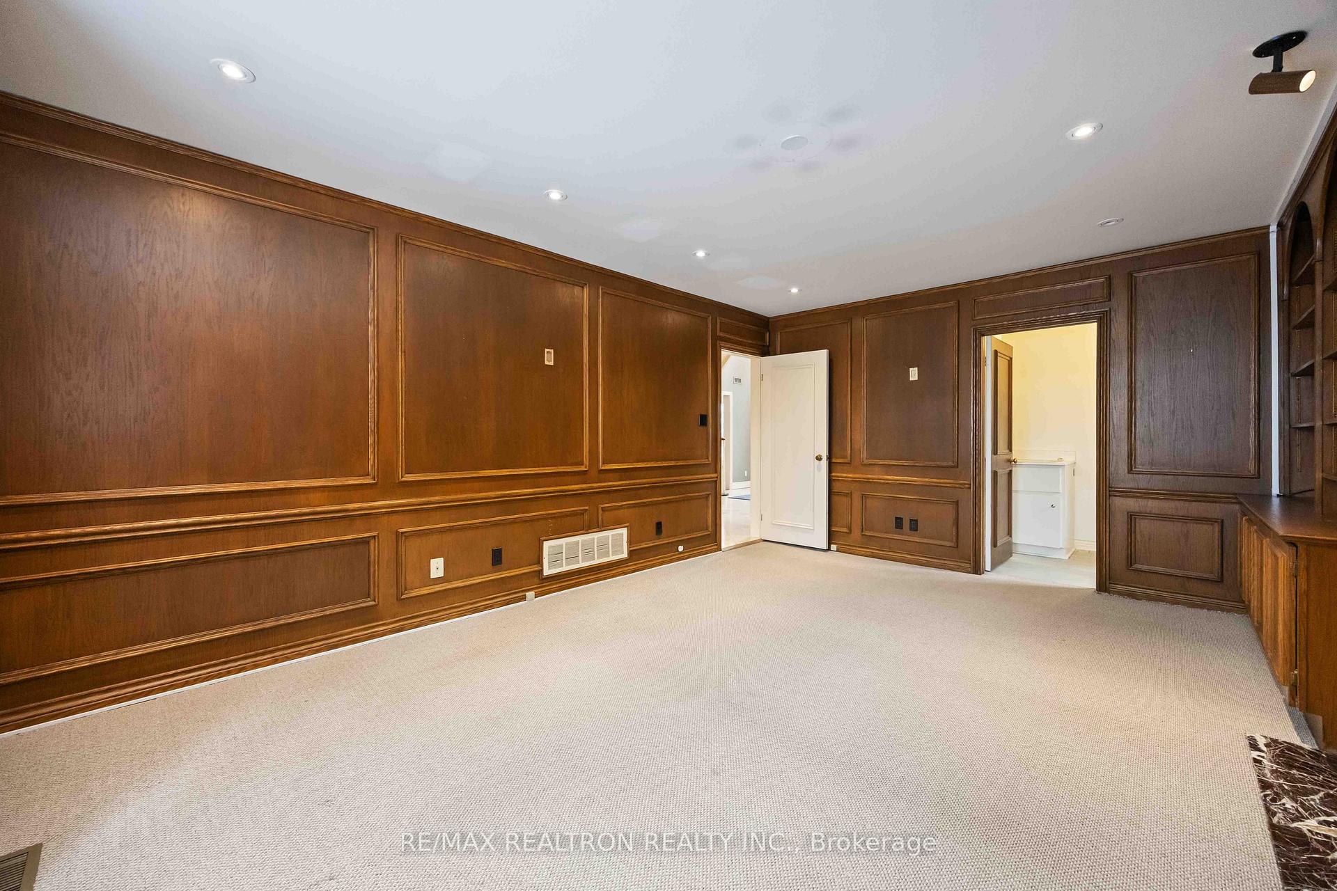 Photo 18 of 12 Donwoods Drive, North York, Bridle Path-Sunnybrook-York Mills — HOMEH