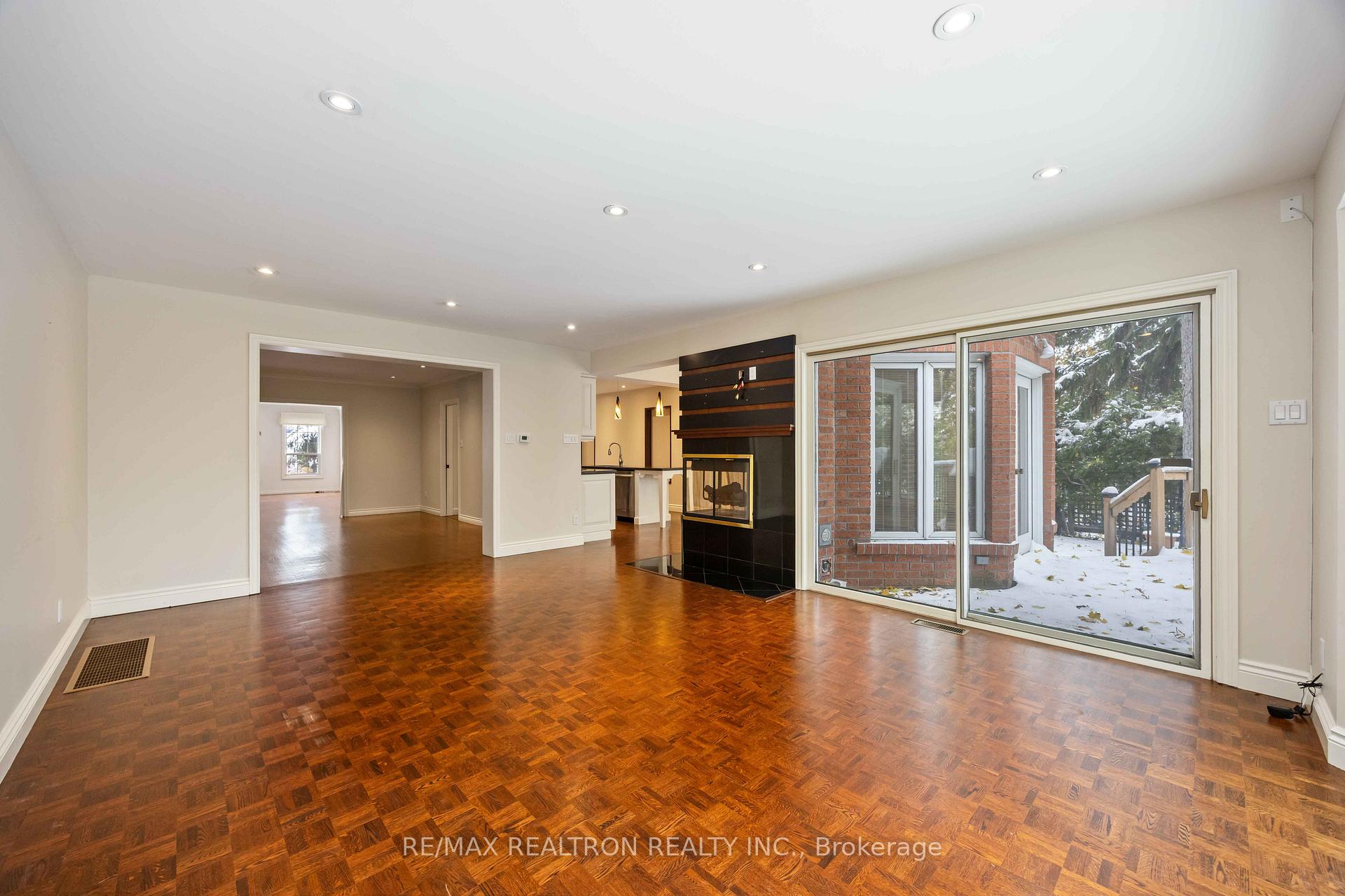 Photo 20 of 12 Donwoods Drive, North York, Bridle Path-Sunnybrook-York Mills — HOMEH