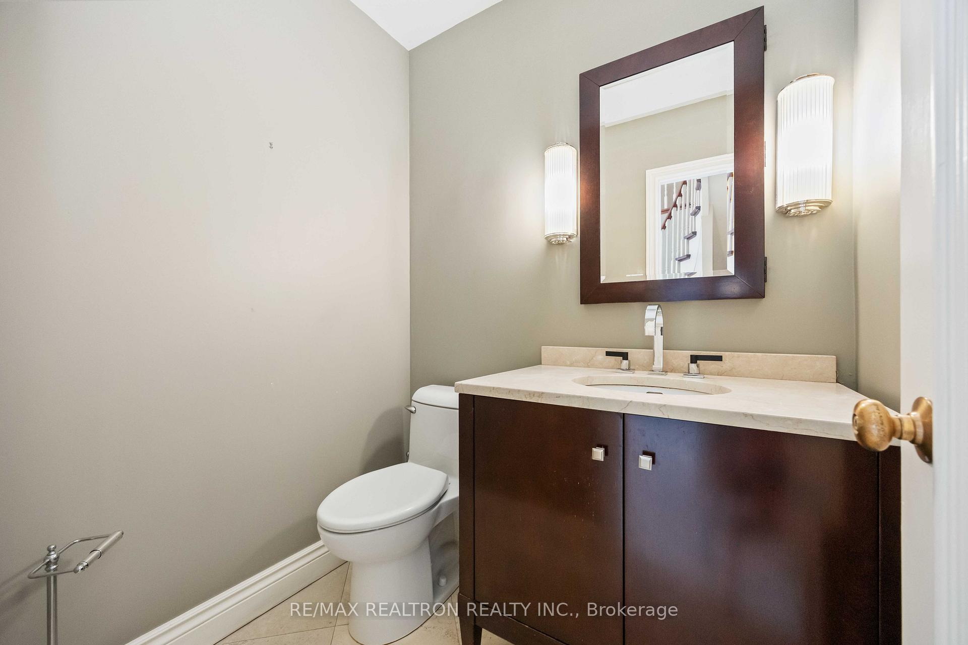 Photo 22 of 12 Donwoods Drive, North York, Bridle Path-Sunnybrook-York Mills — HOMEH