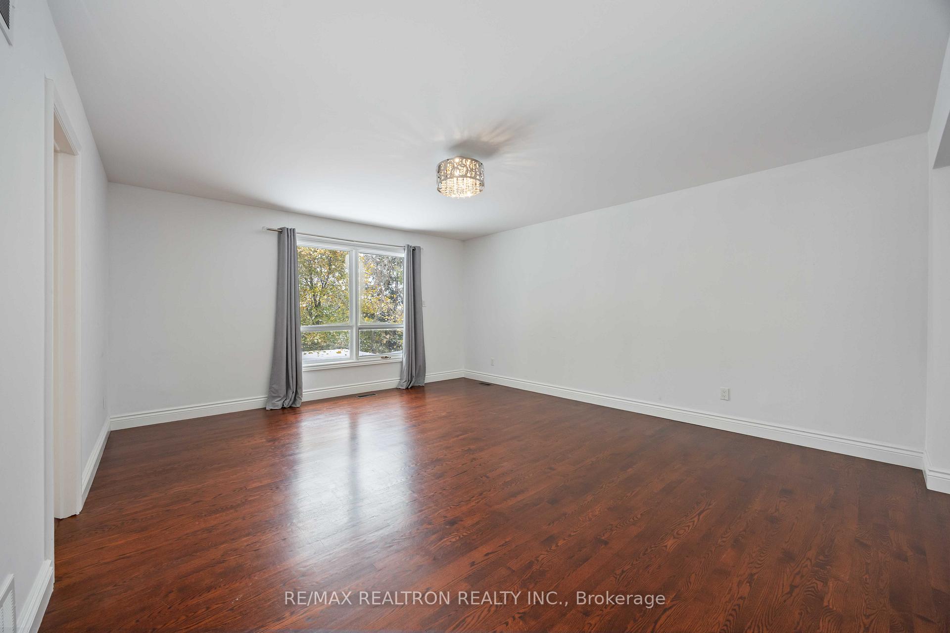 Photo 24 of 12 Donwoods Drive, North York, Bridle Path-Sunnybrook-York Mills — HOMEH
