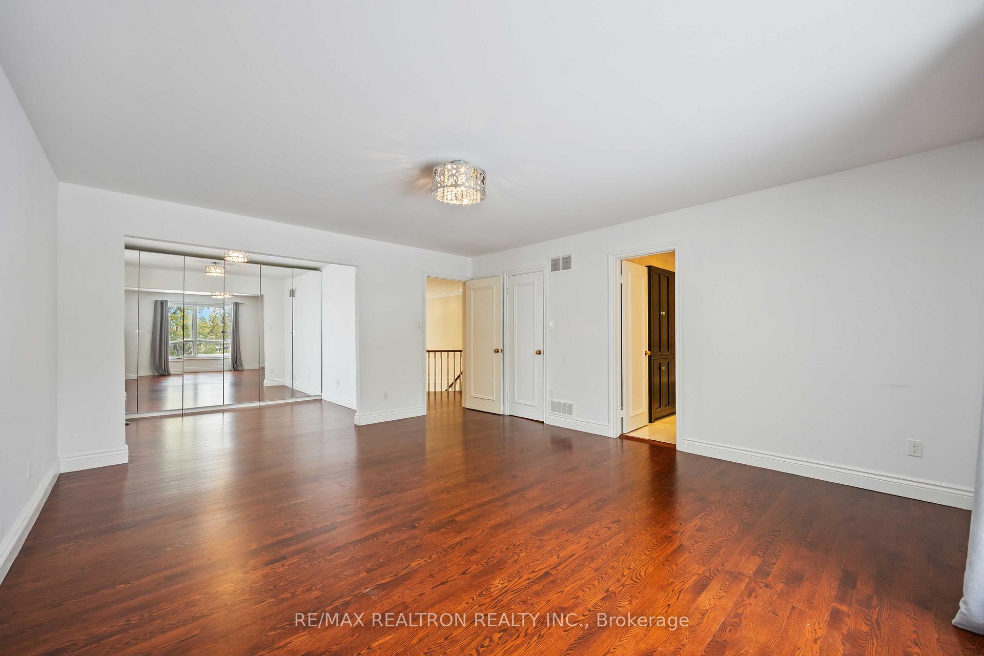 Photo 25 of 12 Donwoods Drive, North York, Bridle Path-Sunnybrook-York Mills — HOMEH