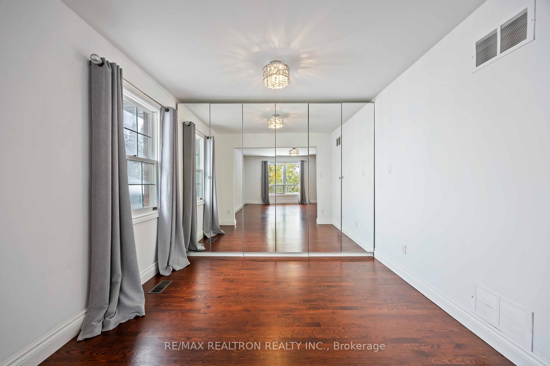 Photo 26 of 12 Donwoods Drive, North York, Bridle Path-Sunnybrook-York Mills — HOMEH