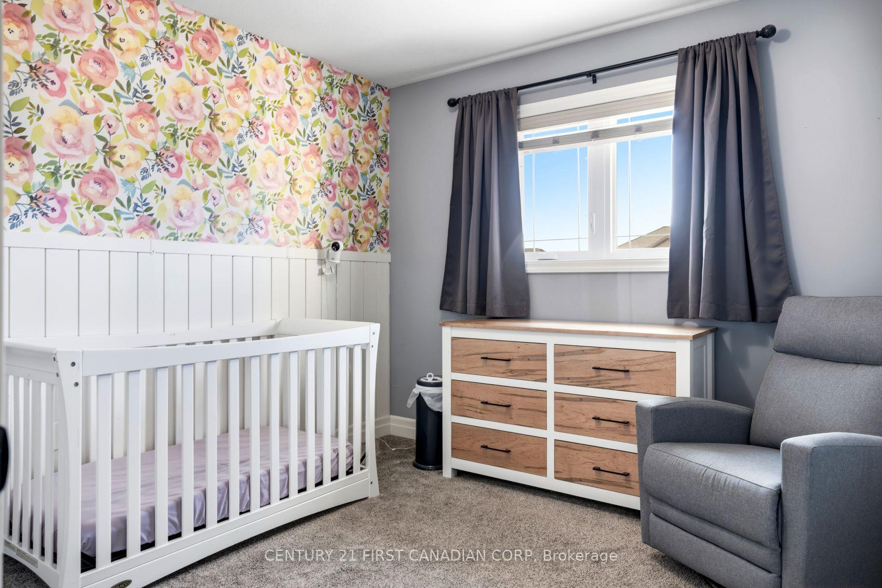 Photo 19 of 182 Gilmour Drive, Lucan Biddulph, Lucan — HOMEH