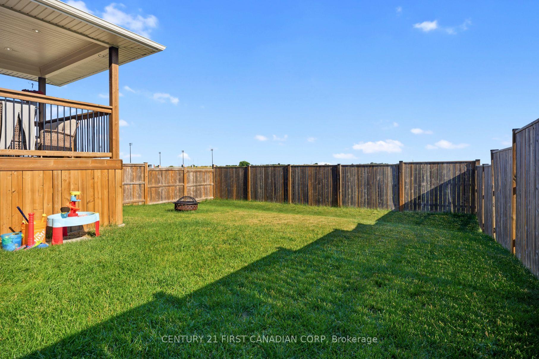 Photo 32 of 182 Gilmour Drive, Lucan Biddulph, Lucan — HOMEH
