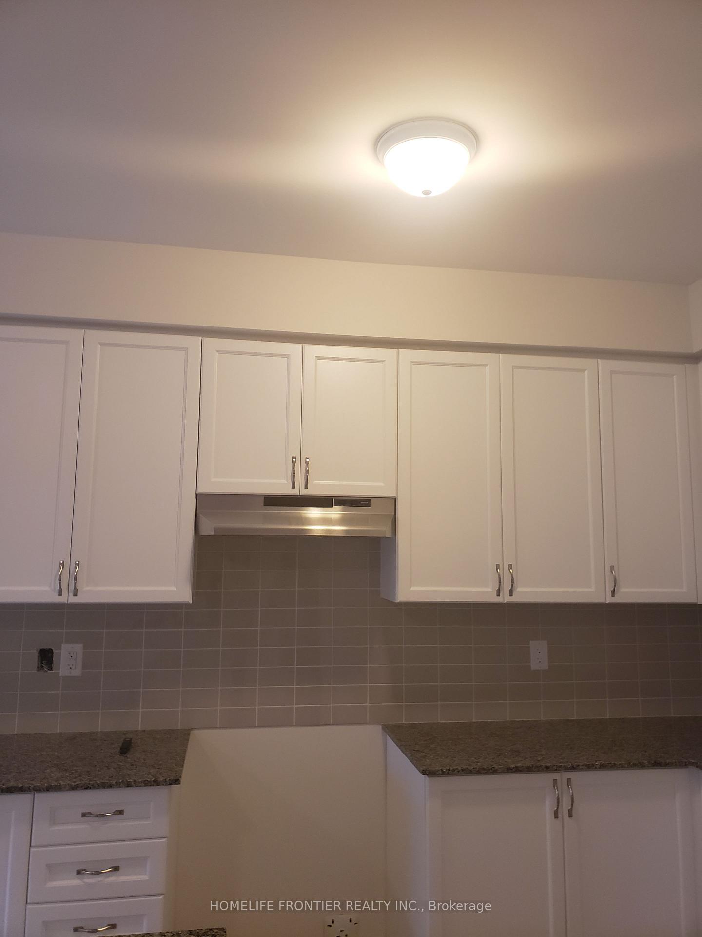 Photo 3 of 129 Gordon Circle, Newmarket, Gorham-College Manor — HOMEH