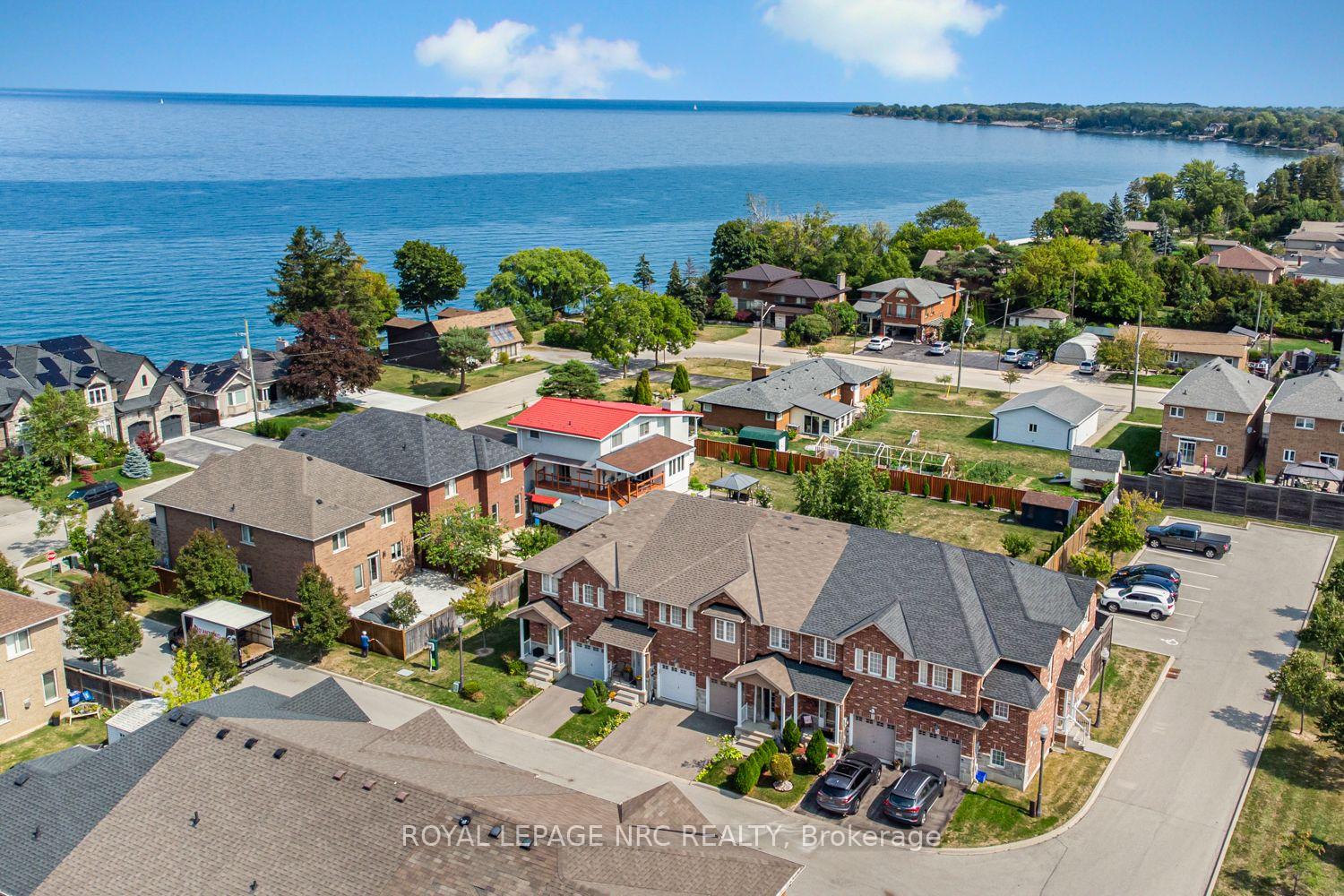 Photo 2 of Unit 22, 45 Seabreeze Crescent, Hamilton, Stoney Creek — HOMEH