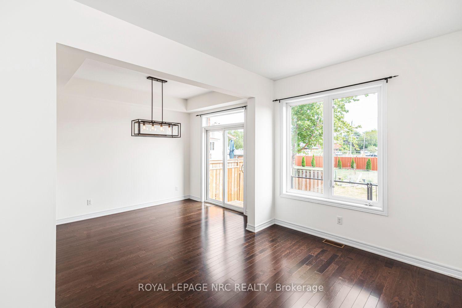Photo 9 of Unit 22, 45 Seabreeze Crescent, Hamilton, Stoney Creek — HOMEH
