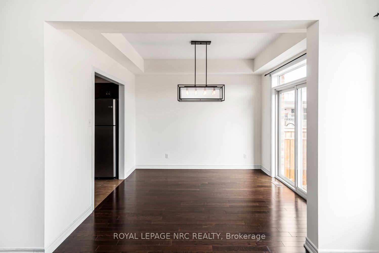 Photo 10 of Unit 22, 45 Seabreeze Crescent, Hamilton, Stoney Creek — HOMEH