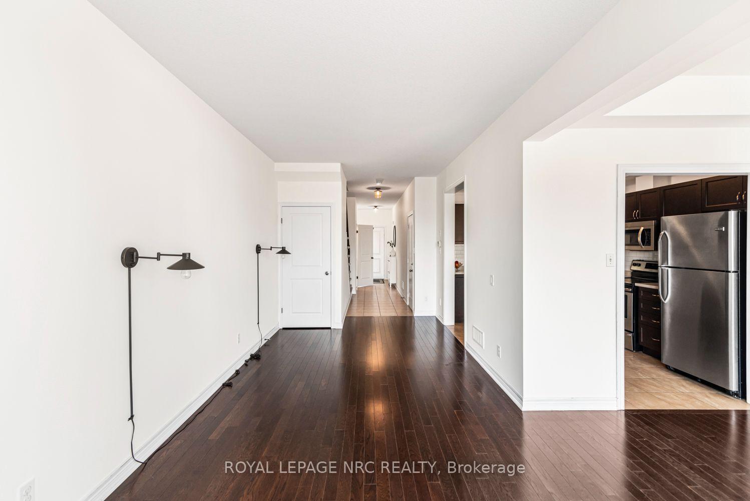 Photo 12 of Unit 22, 45 Seabreeze Crescent, Hamilton, Stoney Creek — HOMEH