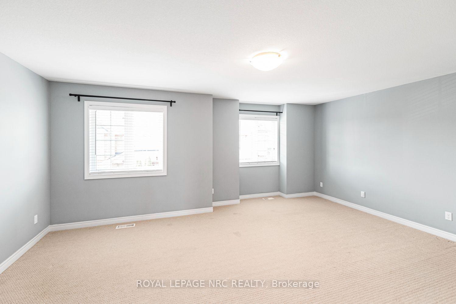 Photo 16 of Unit 22, 45 Seabreeze Crescent, Hamilton, Stoney Creek — HOMEH