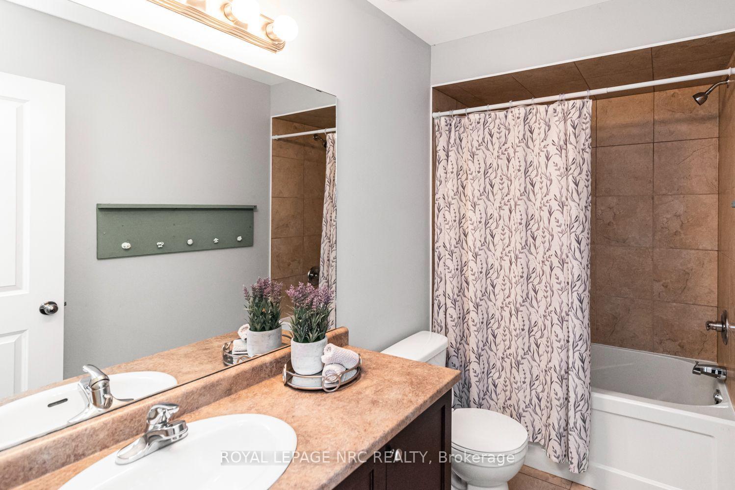 Photo 22 of Unit 22, 45 Seabreeze Crescent, Hamilton, Stoney Creek — HOMEH