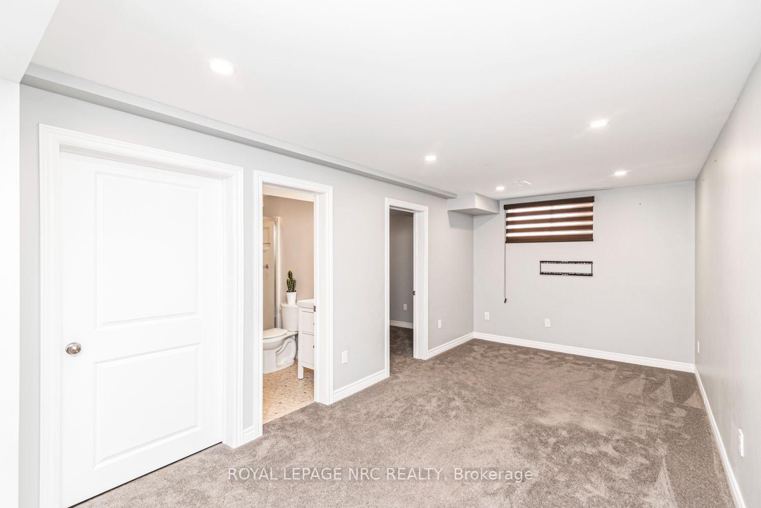 Photo 25 of Unit 22, 45 Seabreeze Crescent, Hamilton, Stoney Creek — HOMEH